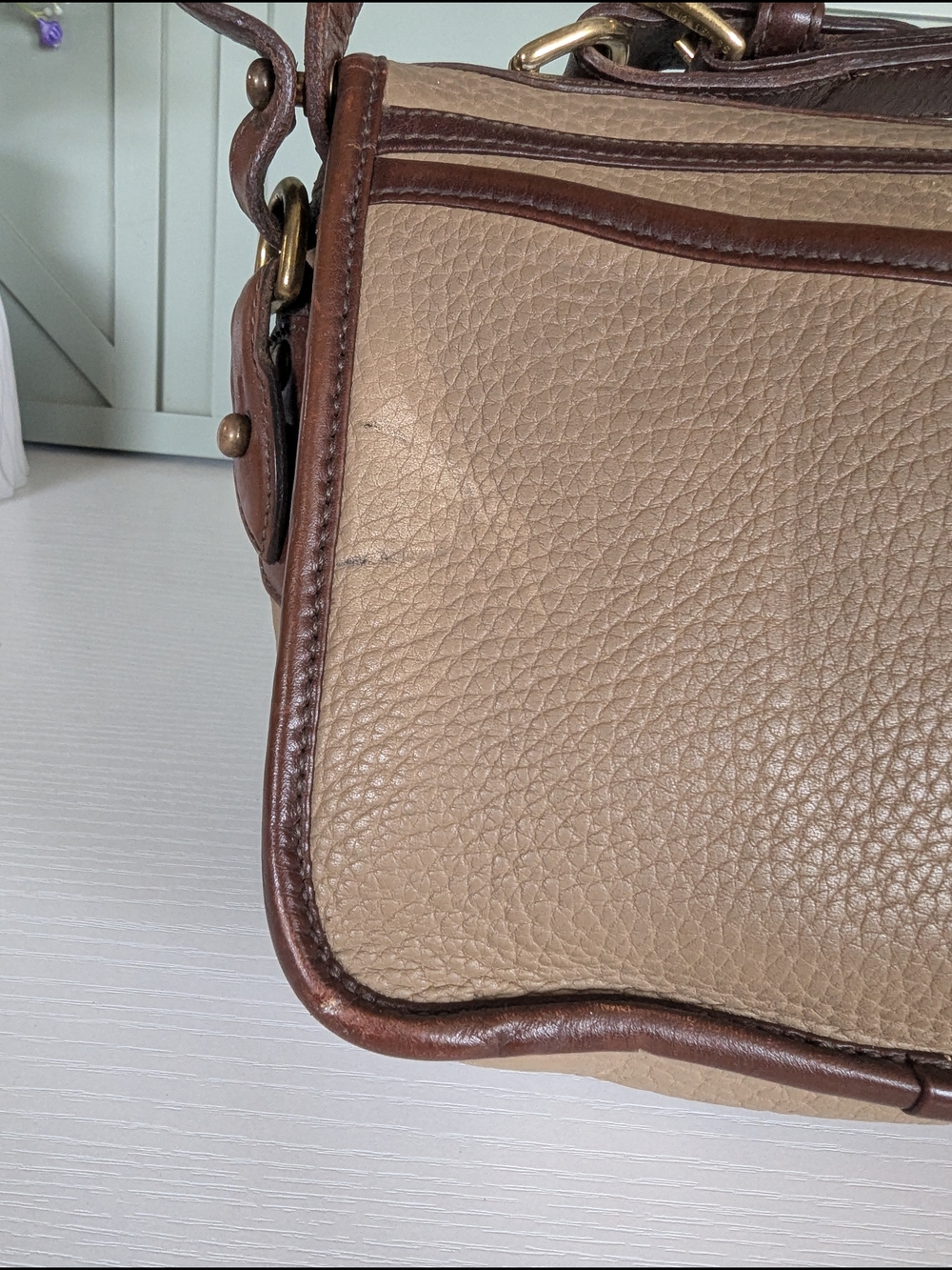vintage Dooney & Bourke All- Weather Leather (AWL) Carrier Bag - Picture 6 of 14
